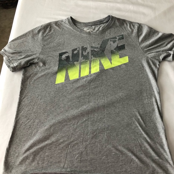 Nike men’s Shirt 👕 Size Large - Picture 4 of 5